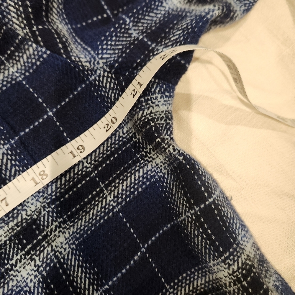 Woolrich Men’s Blue Plaid Flannel Shacket – 100% Cotton Button Down with Pockets - Picture 10 of 10